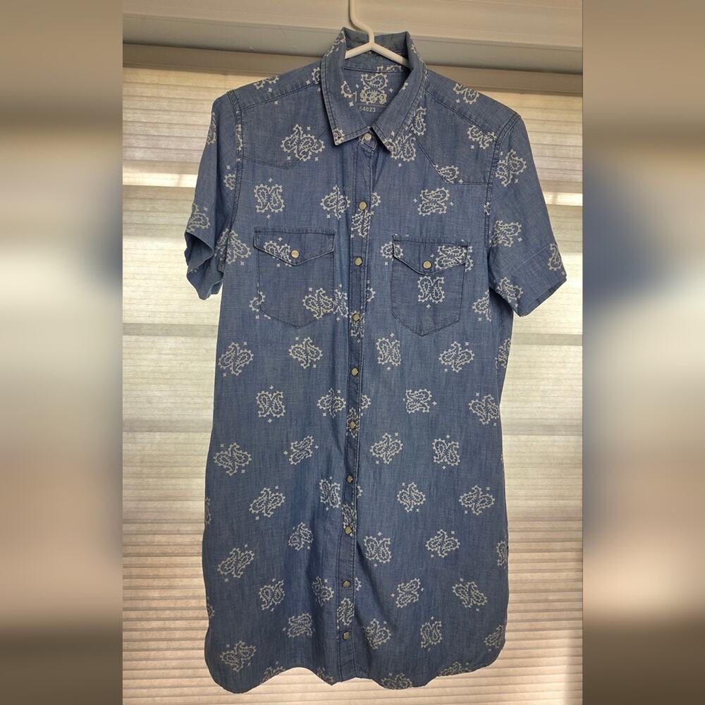 GAP 1969 WESTERN PEARL SNAP DENIM LT BLUE SHIRT DRESS SIZE SMALL PAISLEY PRINT